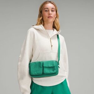 NWT/ Lululemon Multi-Pocket Crossbody Bag/ 2.5L/ Cascadia Green/ NWT FIRM PRICE